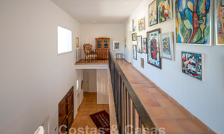 Villa mediterránea de lujo en venta a pocos pasos de la playa y servicios en Guadalmina Baja, Marbella 61876 