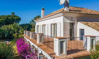 Villa mediterránea de lujo en venta a pocos pasos de la playa y servicios en Guadalmina Baja, Marbella 61881 