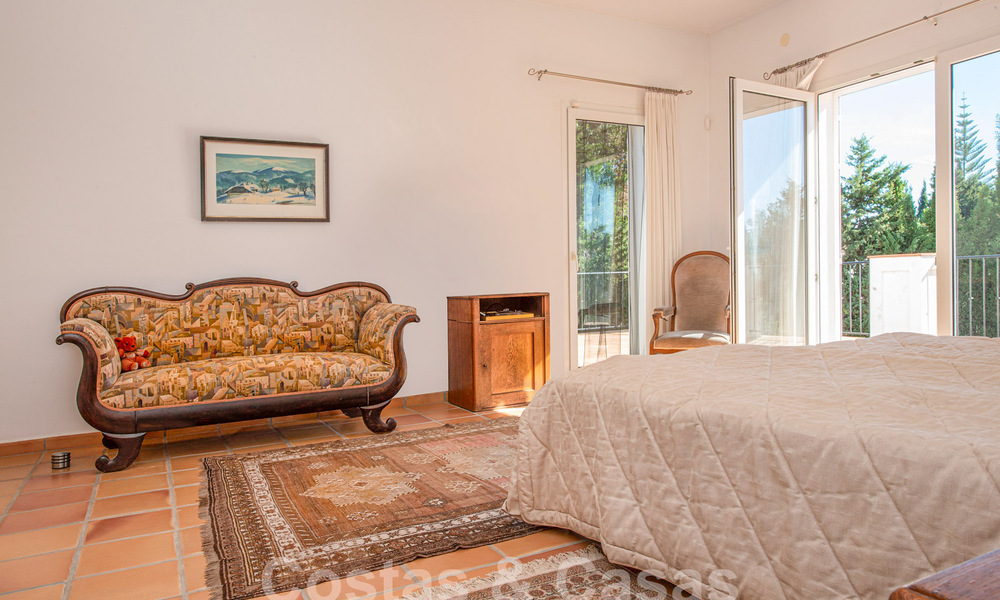 Villa mediterránea de lujo en venta a pocos pasos de la playa y servicios en Guadalmina Baja, Marbella 61882