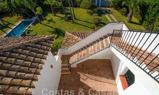Villa mediterránea de lujo en venta a pocos pasos de la playa y servicios en Guadalmina Baja, Marbella 61886 
