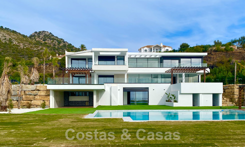 Nueva villa moderna de lujo en venta con vistas panorámicas al mar en el exclusivo Marbella Club Golf Resort en Benahavis - Marbella 61966