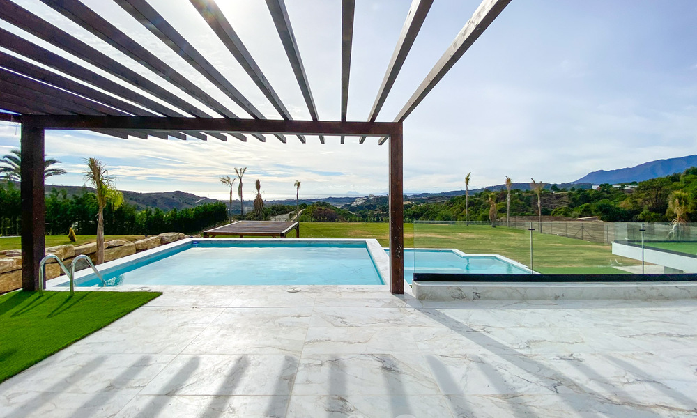 Nueva villa moderna de lujo en venta con vistas panorámicas al mar en el exclusivo Marbella Club Golf Resort en Benahavis - Marbella 61970