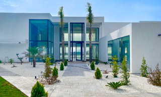 Nueva villa moderna de lujo en venta con vistas panorámicas al mar en el exclusivo Marbella Club Golf Resort en Benahavis - Marbella 61972 