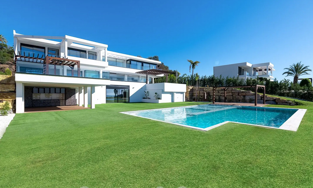 Nueva villa moderna de lujo en venta con vistas panorámicas al mar en el exclusivo Marbella Club Golf Resort en Benahavis - Marbella 61973