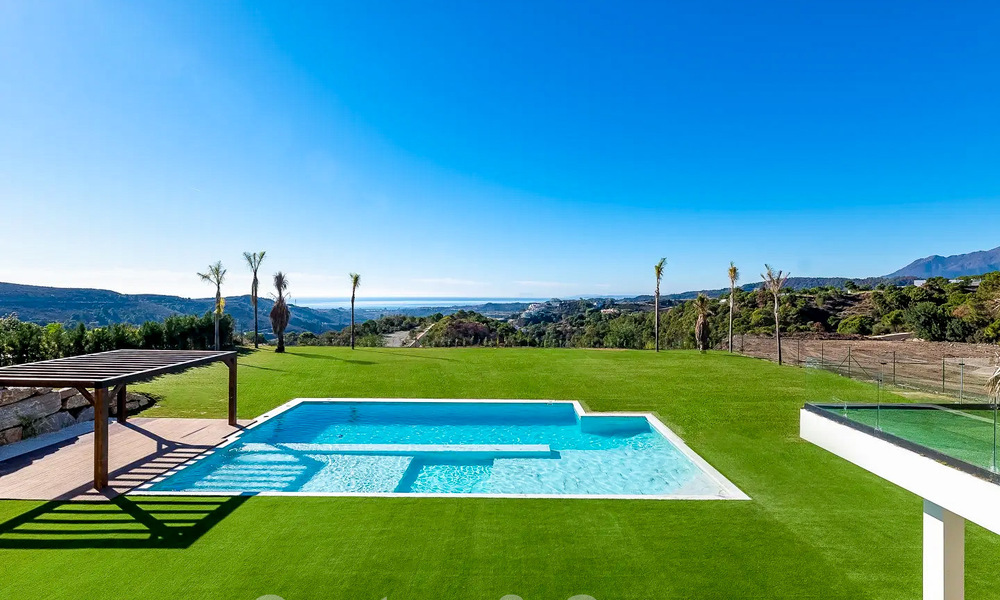 Nueva villa moderna de lujo en venta con vistas panorámicas al mar en el exclusivo Marbella Club Golf Resort en Benahavis - Marbella 61975