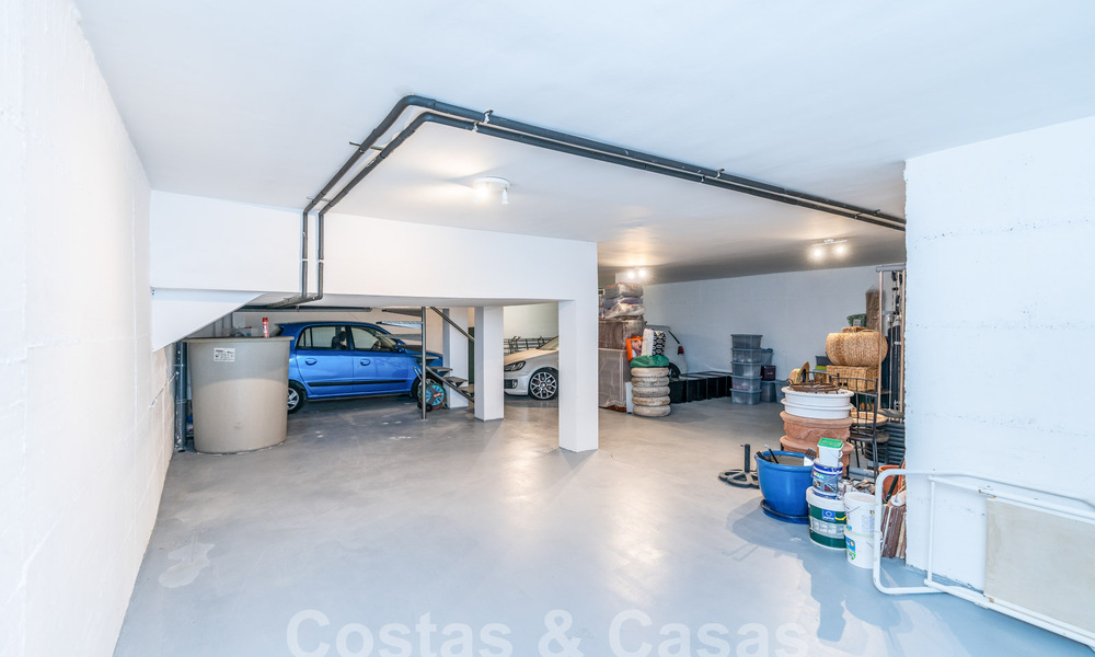 Encantadora casa familiar en venta con vistas al golf y al paisaje de montaña en Benahavis – Marbella 62076