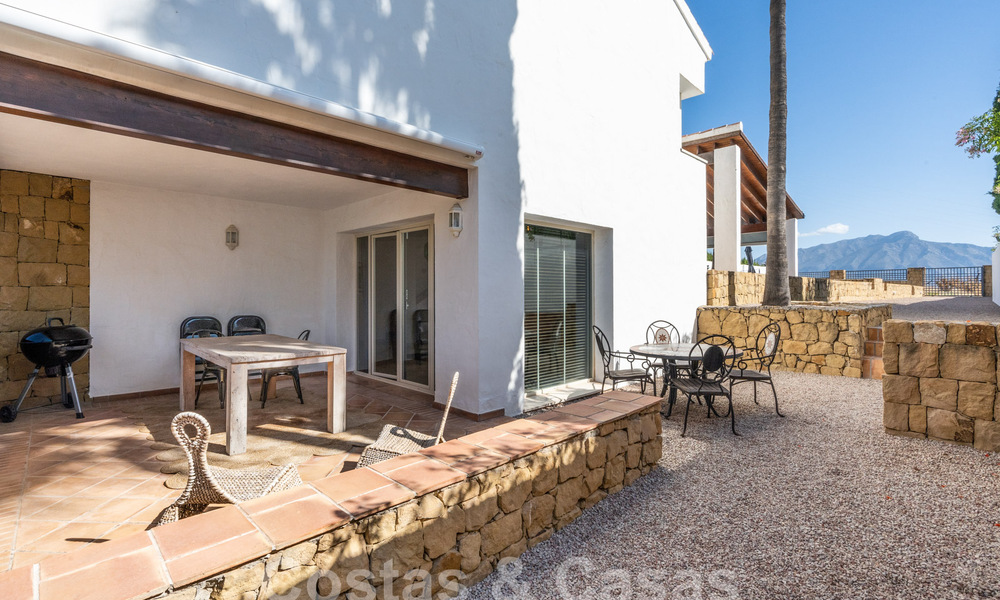Encantadora casa familiar en venta con vistas al golf y al paisaje de montaña en Benahavis – Marbella 62087