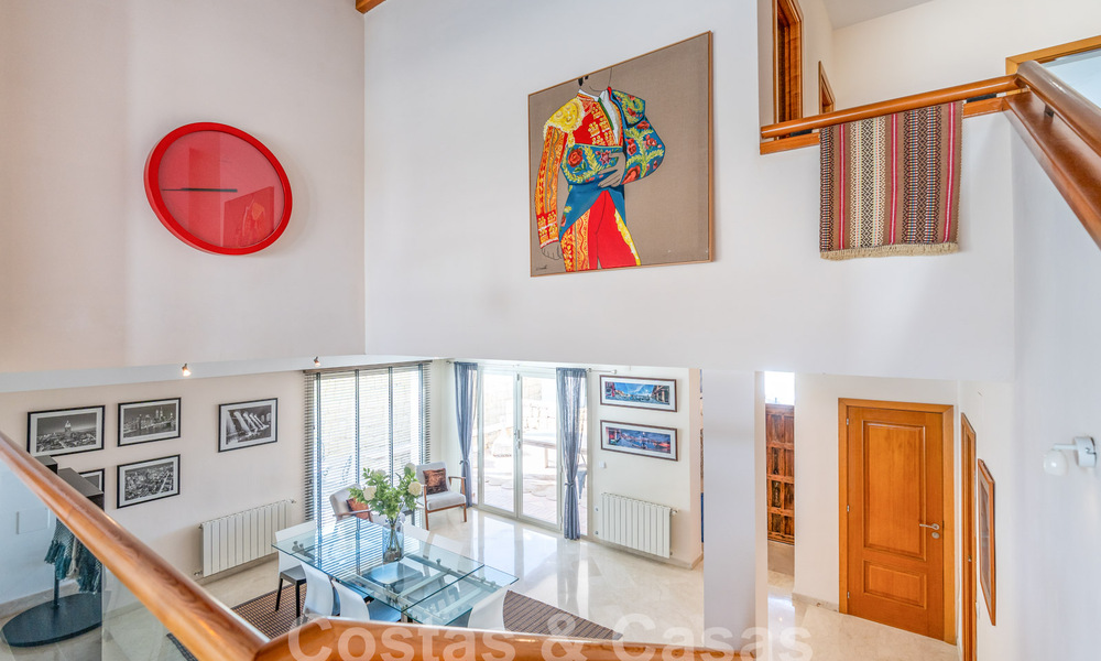 Encantadora casa familiar en venta con vistas al golf y al paisaje de montaña en Benahavis – Marbella 62093