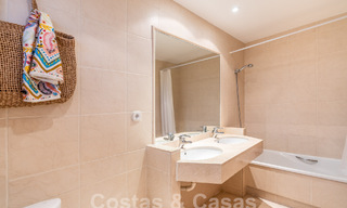 Encantadora casa familiar en venta con vistas al golf y al paisaje de montaña en Benahavis – Marbella 62096 