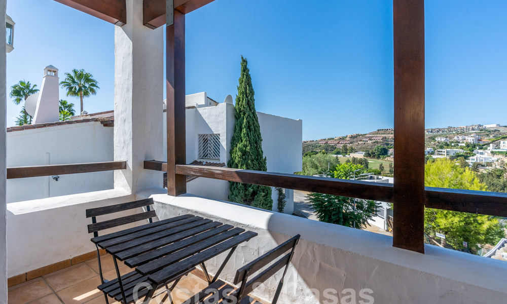Encantadora casa familiar en venta con vistas al golf y al paisaje de montaña en Benahavis – Marbella 62106