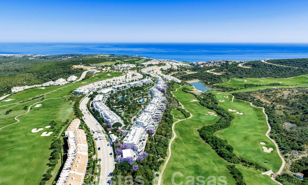 Nueva promoción de apartamentos con vistas al mar en venta, junto a un campo de golf cerca de Sotogrande, Costa del Sol 62033