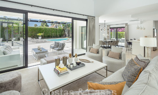 Moderna villa mediterránea de lujo en venta en una prestigiosa urbanización de playa en San Pedro, Marbella 62055 