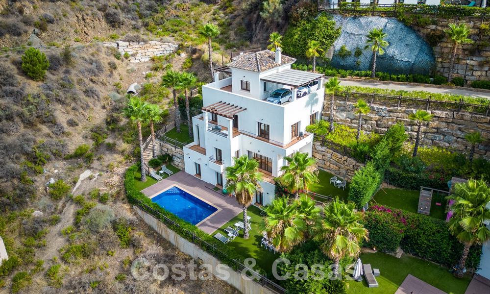 Espaciosa villa independiente en venta en una exclusiva urbanización cerrada en Benahavis - Marbella 62122