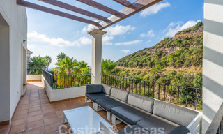 Espaciosa villa independiente en venta en una exclusiva urbanización cerrada en Benahavis - Marbella 62136 