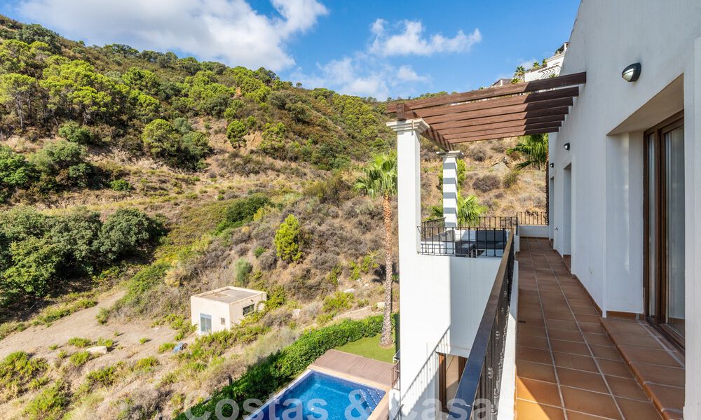 Espaciosa villa independiente en venta en una exclusiva urbanización cerrada en Benahavis - Marbella 62138