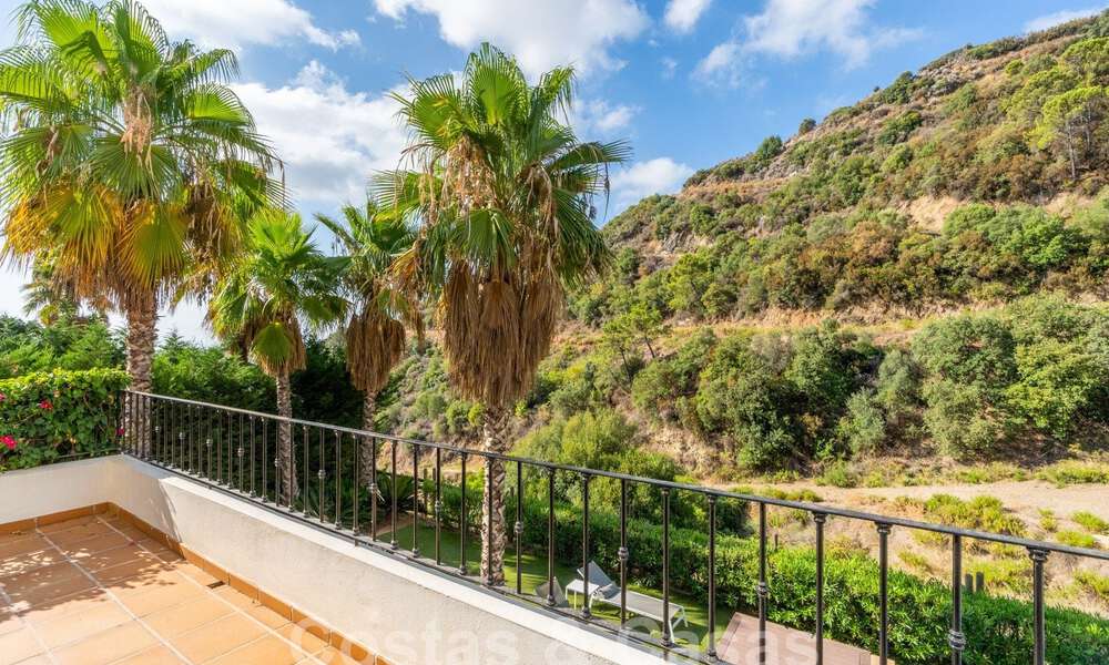 Espaciosa villa independiente en venta en una exclusiva urbanización cerrada en Benahavis - Marbella 62151