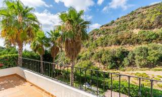 Espaciosa villa independiente en venta en una exclusiva urbanización cerrada en Benahavis - Marbella 62151 