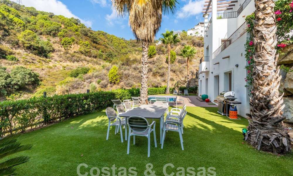 Espaciosa villa independiente en venta en una exclusiva urbanización cerrada en Benahavis - Marbella 62167