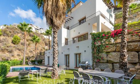 Espaciosa villa independiente en venta en una exclusiva urbanización cerrada en Benahavis - Marbella 62169