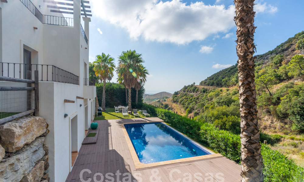 Espaciosa villa independiente en venta en una exclusiva urbanización cerrada en Benahavis - Marbella 62174