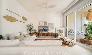 Listo para entrar a vivir! Apartamento reformado con jardín en venta en urbanización cerrada en La Quinta, Benahavis - Marbella 62182 