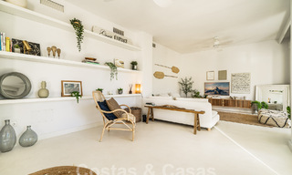 Listo para entrar a vivir! Apartamento reformado con jardín en venta en urbanización cerrada en La Quinta, Benahavis - Marbella 62183 