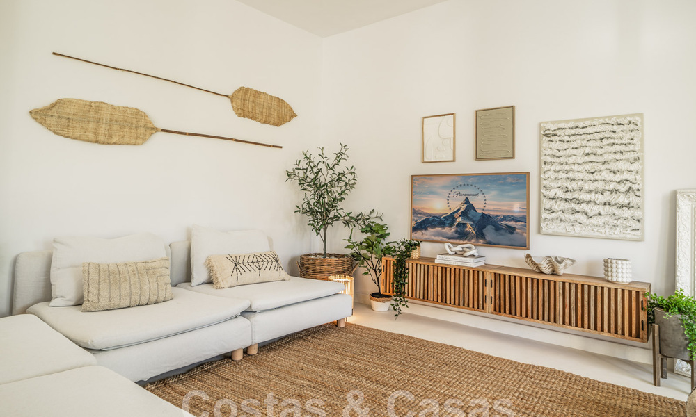 Listo para entrar a vivir! Apartamento reformado con jardín en venta en urbanización cerrada en La Quinta, Benahavis - Marbella 62184