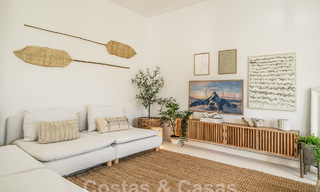 Listo para entrar a vivir! Apartamento reformado con jardín en venta en urbanización cerrada en La Quinta, Benahavis - Marbella 62184 