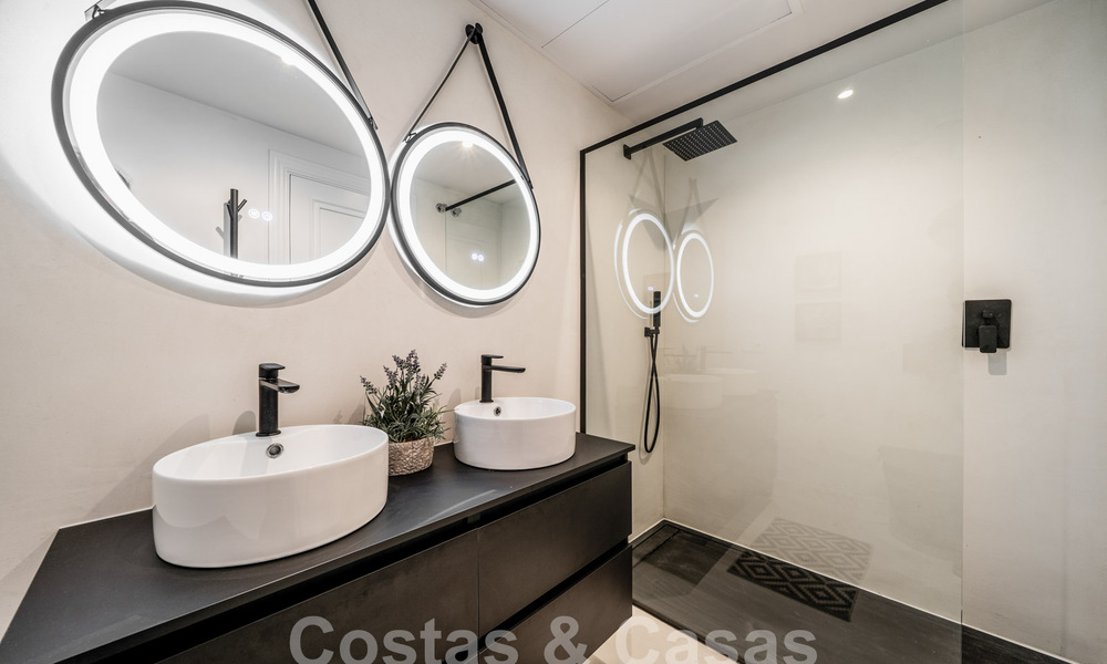 Listo para entrar a vivir! Apartamento reformado con jardín en venta en urbanización cerrada en La Quinta, Benahavis - Marbella 62188