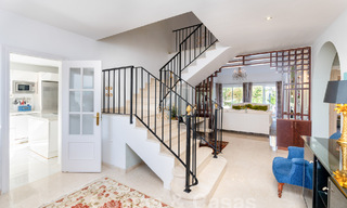 Auténtica villa, arquitectura mediterránea en venta en Sotogrande, Costa del Sol 62221 