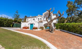 Auténtica villa, arquitectura mediterránea en venta en Sotogrande, Costa del Sol 62227 