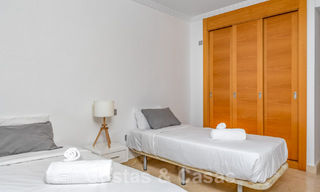 Amplio y moderno apartamento en venta con vistas panorámicas al golf y al mar en un resort de golf de cinco estrellas en Benahavis – Marbella 62322 