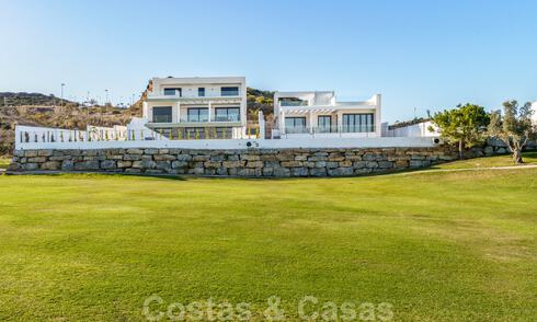 Nueva promoción de modernas villas de lujo en venta, en primera línea de golf con vistas al mar en Mijas, Costa del Sol 62442