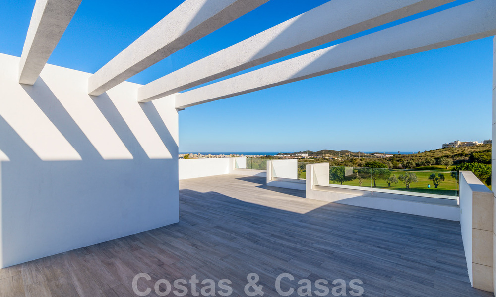 Nueva promoción de modernas villas de lujo en venta, en primera línea de golf con vistas al mar en Mijas, Costa del Sol 62458