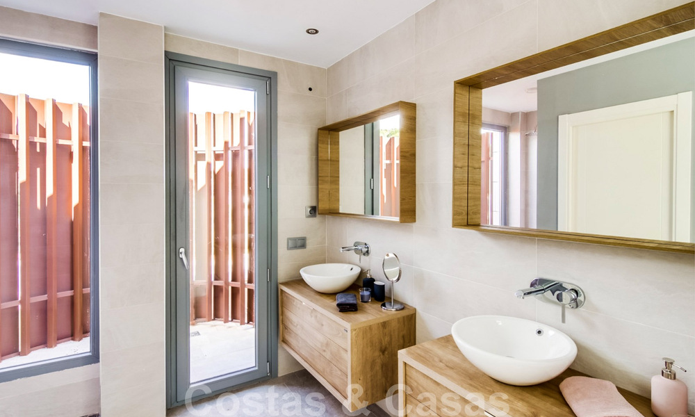 Nueva promoción de modernas villas de lujo en venta, en primera línea de golf con vistas al mar en Mijas, Costa del Sol 62472