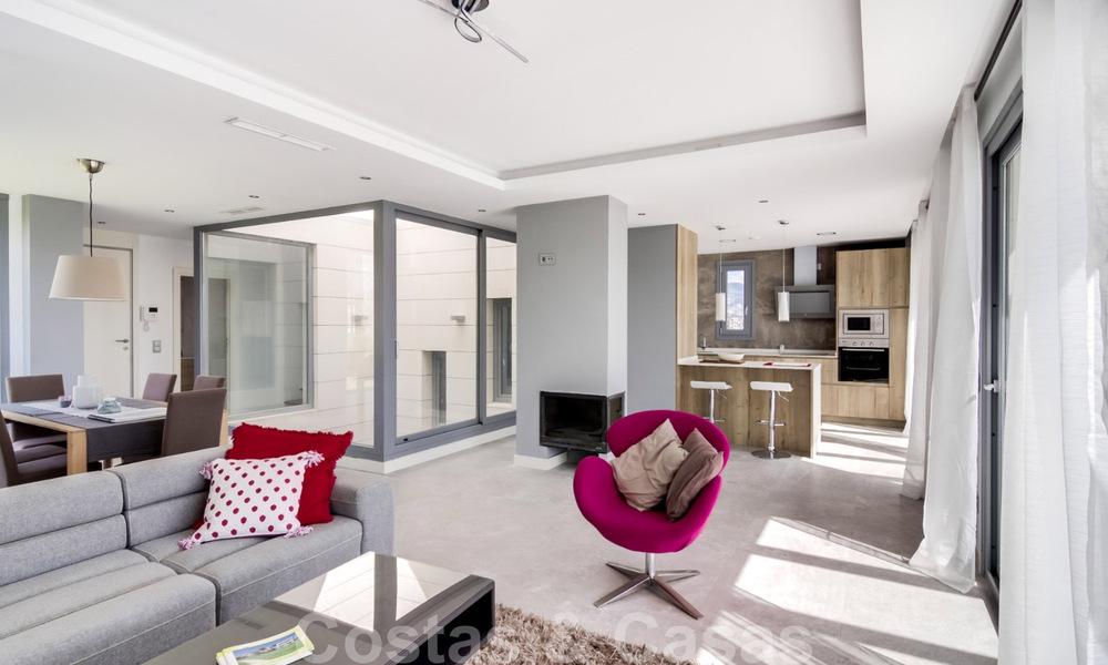 Nueva promoción de modernas villas de lujo en venta, en primera línea de golf con vistas al mar en Mijas, Costa del Sol 62480