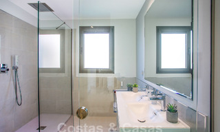 Moderno apartamento de 3 dormitorios con amplias terrazas en venta en la Nueva Milla de Oro entre Marbella y Estepona 62500 