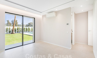 Nueva villa mediterránea moderna de una sola planta en venta, primera línea de golf, cerca de San Pedro - Marbella 62552 