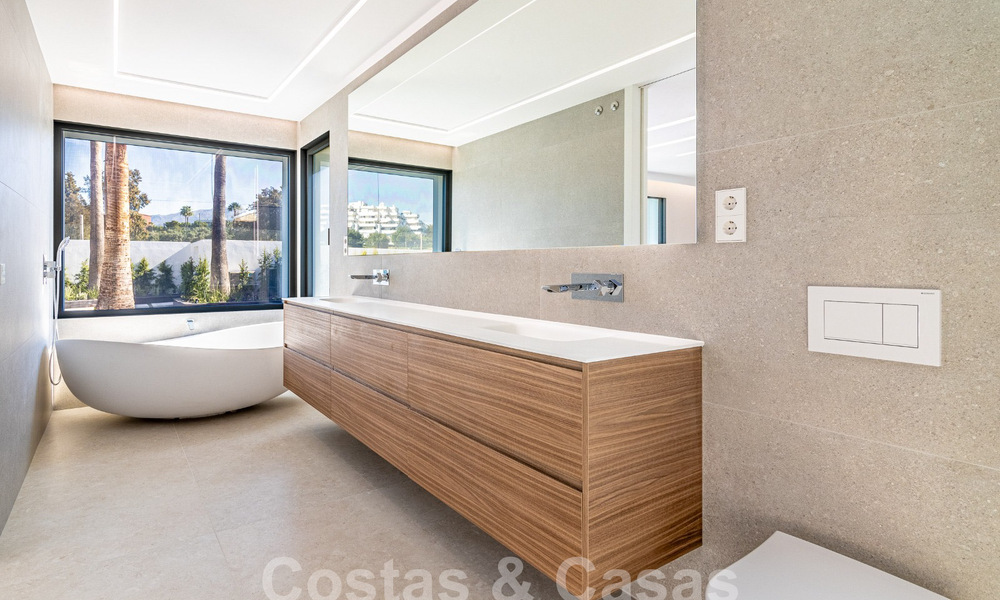 Nueva villa mediterránea moderna de una sola planta en venta, primera línea de golf, cerca de San Pedro - Marbella 62554