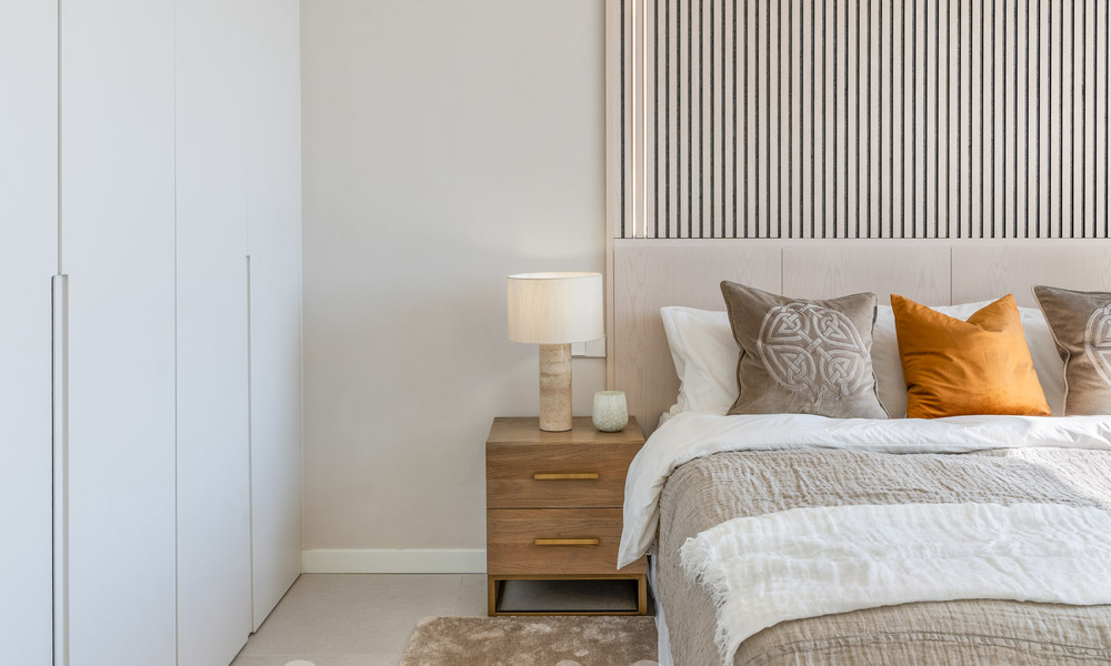 Casa adosada reformada con estilo en venta, junto al campo de golf de La Quinta en Benahavis - Marbella 62800