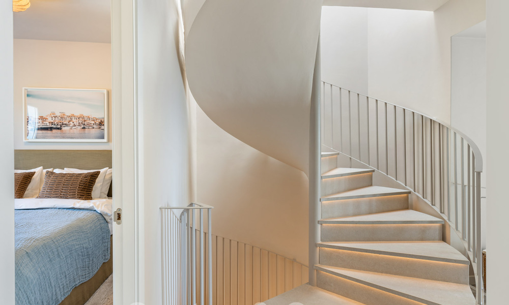 Casa adosada reformada con estilo en venta, junto al campo de golf de La Quinta en Benahavis - Marbella 62803