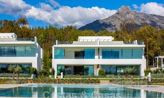 Reventa! Villas de lujo listas para entrar a vivir en un nuevo e innovador complejo que consta de 12 sofisticadas villas con vistas al mar, en la Milla de Oro de Marbella 62656 