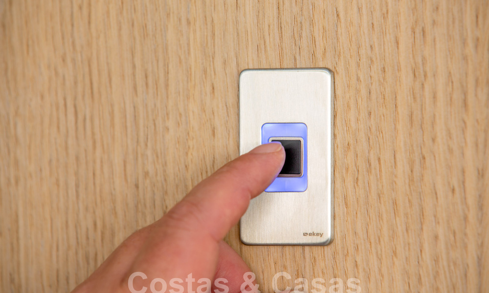 Villas de lujo listas para entrar a vivir en un nuevo e innovador complejo que consta de 12 sofisticadas villas con vistas al mar, en la Milla de Oro de Marbella 62674