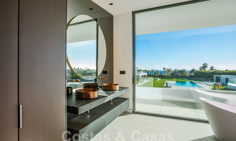 Reventa! Villas de lujo listas para entrar a vivir en un nuevo e innovador complejo que consta de 12 sofisticadas villas con vistas al mar, en la Milla de Oro de Marbella 62680