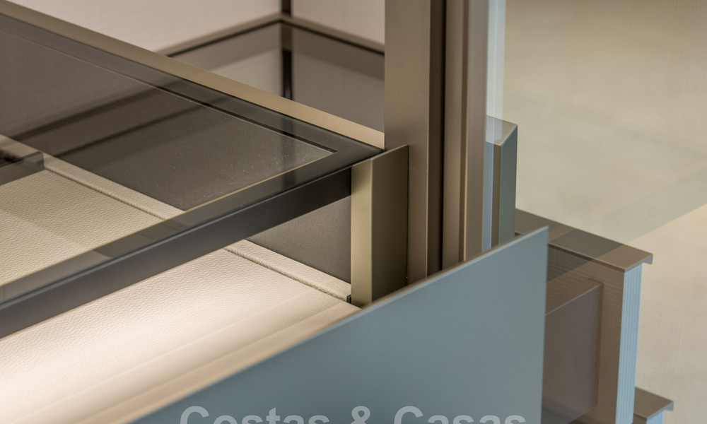 Villas de lujo listas para entrar a vivir en un nuevo e innovador complejo que consta de 12 sofisticadas villas con vistas al mar, en la Milla de Oro de Marbella 62696