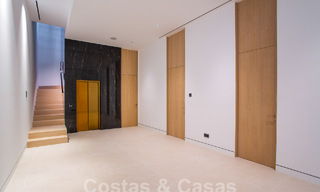 Villas de lujo listas para entrar a vivir en un nuevo e innovador complejo que consta de 12 sofisticadas villas con vistas al mar, en la Milla de Oro de Marbella 62700 