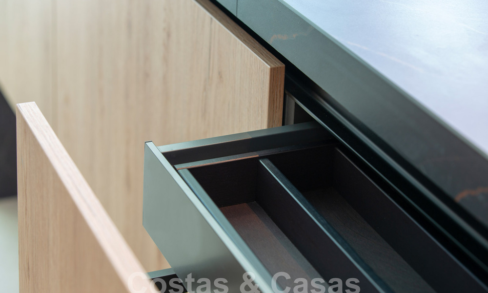 Villas de lujo listas para entrar a vivir en un nuevo e innovador complejo que consta de 12 sofisticadas villas con vistas al mar, en la Milla de Oro de Marbella 62720