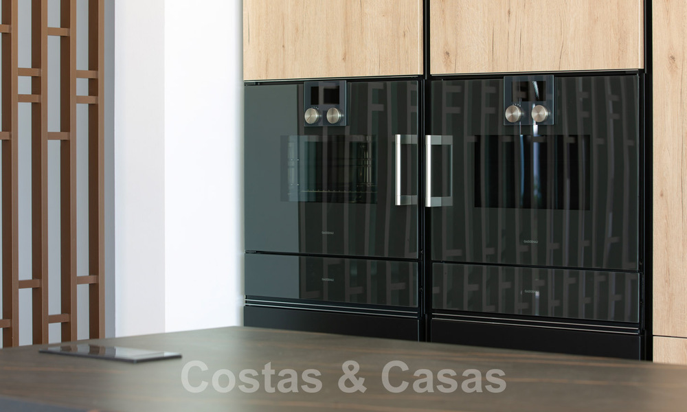 Villas de lujo listas para entrar a vivir en un nuevo e innovador complejo que consta de 12 sofisticadas villas con vistas al mar, en la Milla de Oro de Marbella 62722