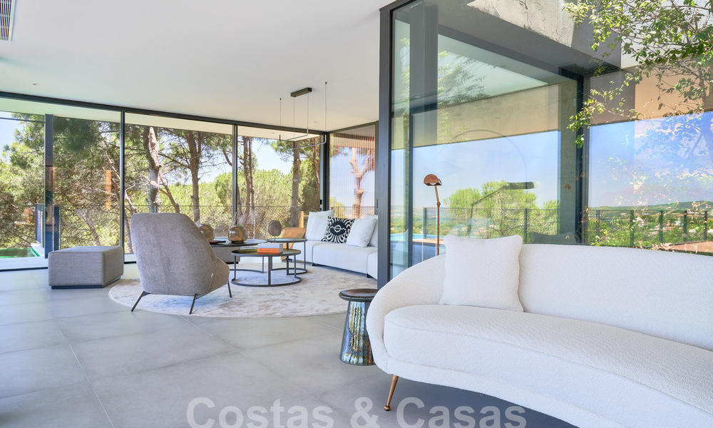 Villa de diseño con arquitectura vanguardista en venta situada en una zona verde de Sotogrande, Costa del Sol 62857