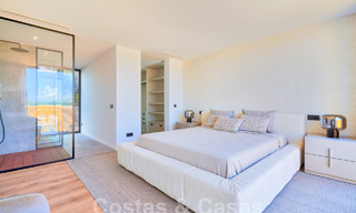 Villa de diseño con arquitectura vanguardista en venta situada en una zona verde de Sotogrande, Costa del Sol 62889 